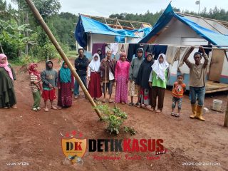 Akibat Hujan Deras dan Angin Puting Beliung  Sembilan Rumah Huntara Ambruk.
