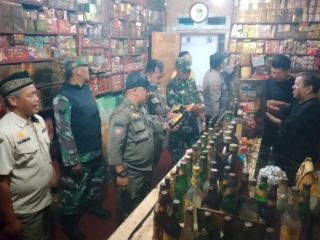 Operasi Cipta Kondisi Jelang Ramadhan, Polsek Kemang Amankan Puluhan Botol Miras