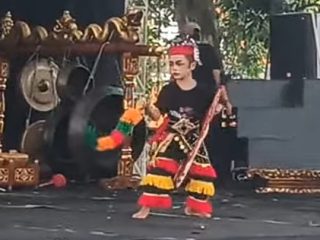 Semarak Hari Tari Sedunia, “HTD Jombang 12 Jam Menari” Libatkan 12 Sanggar Tari* 