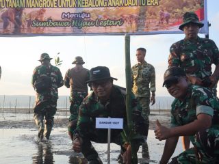 ‎Melestarikan Pesisir, Kodim 1607/Sumbawa Wujudkan Semangat Kemerdekaan Lewat Aksi Nyata