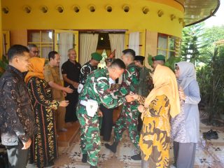 Warisan Sakral Tana Samawa: Panji Macan Putih Diarak ke Istana Negara
