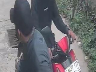 Curanmor Siang Bolong di Perum Mayanti Cibunarjaya Gagal, Nomor Polisi Pelaku Terekam Jelas CCTV